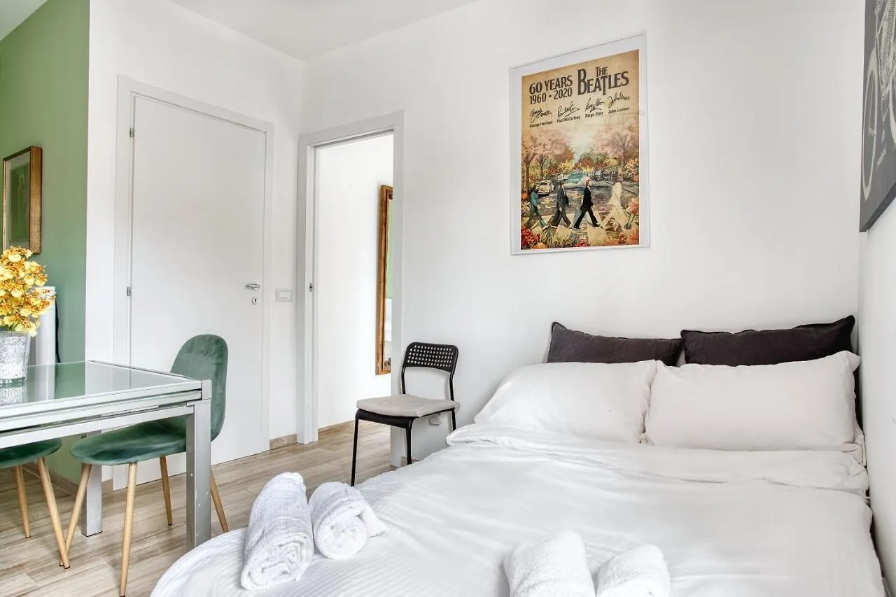 Joivy Lively Flat Near City Centre Apartment Milan